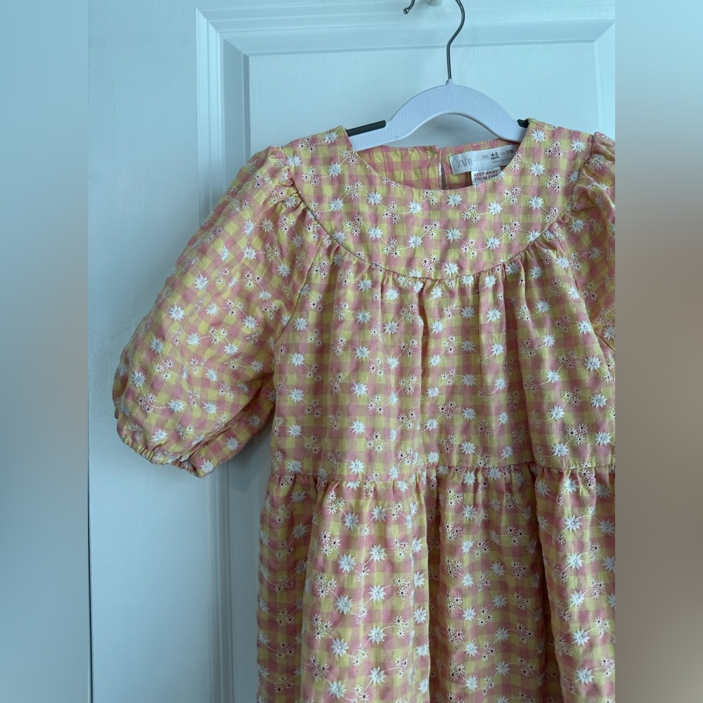 Zara Girls Gingham Floral Embroidered Puff Sleeve Dress Pink Size 4-5 - Picture 2 of 5